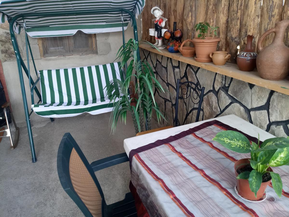Tamar Guest House Гори Экстерьер фото