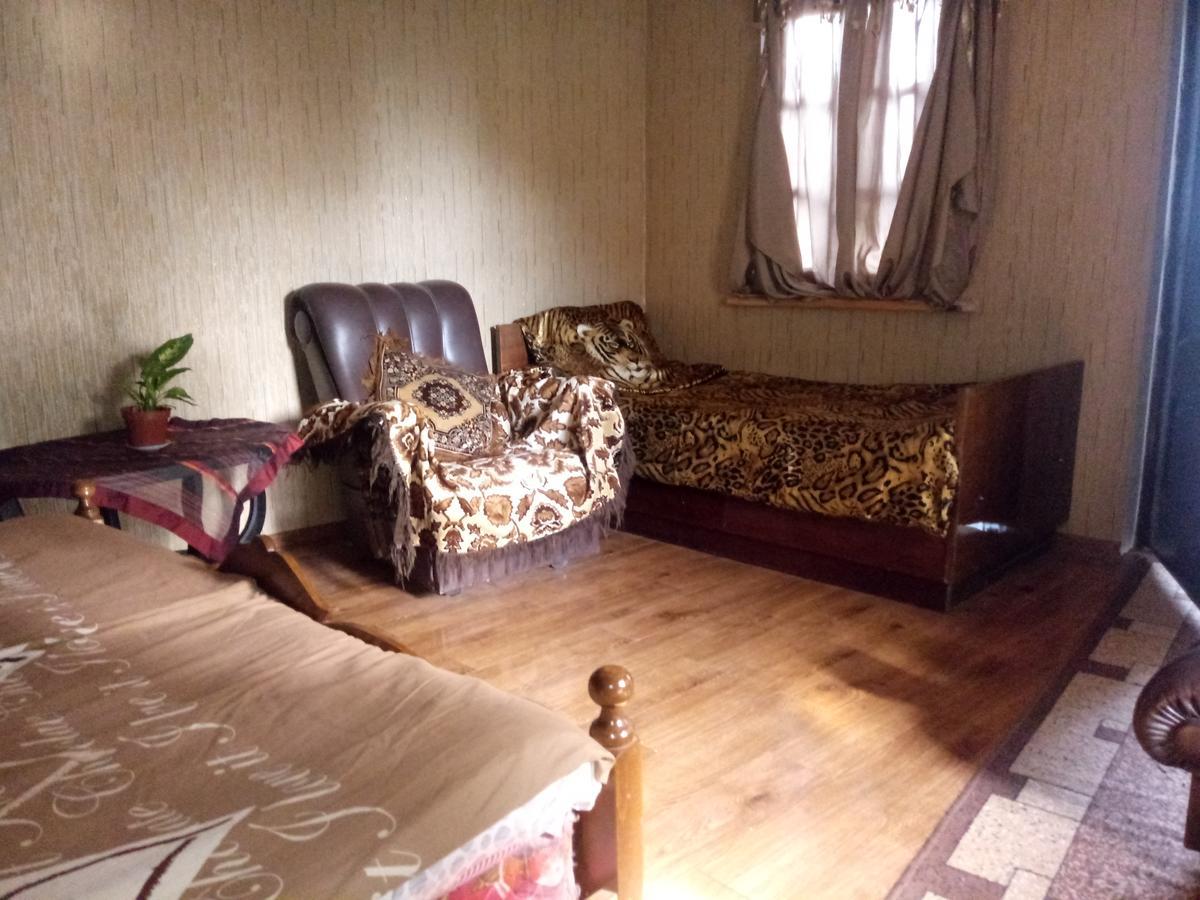Tamar Guest House Гори Экстерьер фото