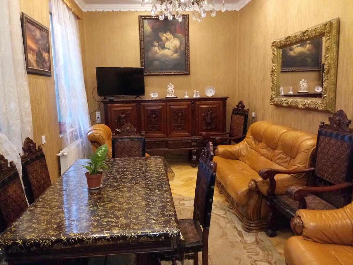 Tamar Guest House Гори Экстерьер фото
